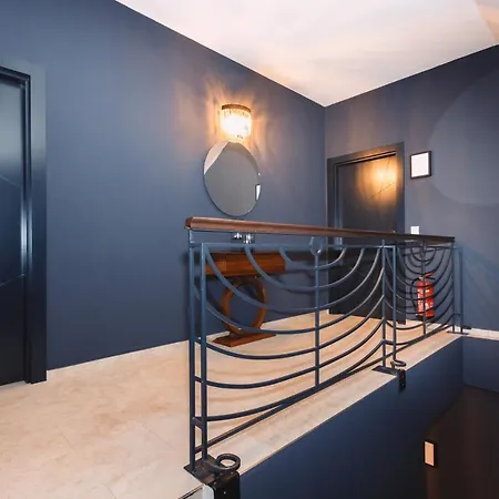 Otel Loft Im Modernen Style In *